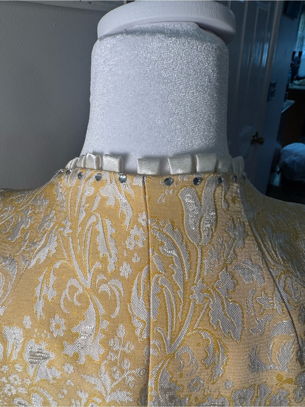 Gold Ben Marc Brocade sleeveless Dress with long jacket Silver Floral Jacquard - Picture 6 of 16
